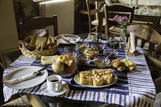 Ξενώνας Καλλιστώ - Γκούρα Φενεός - Ορεινή Κορινθία - Αγροτουρισμός